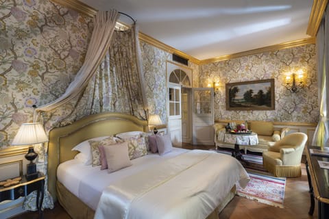 Junior Suite with Free Spa Access | Frette Italian sheets, premium bedding, minibar, in-room safe