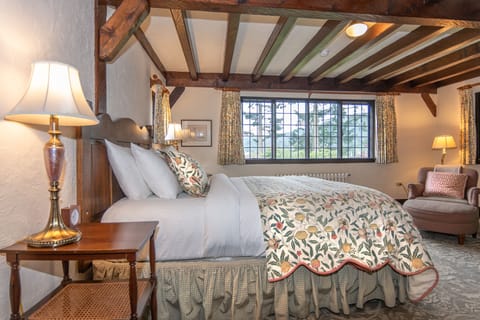 Manor House Up to 4 Person Occupancy - English Breakfast | Frette Italian sheets, premium bedding, Tempur-Pedic beds