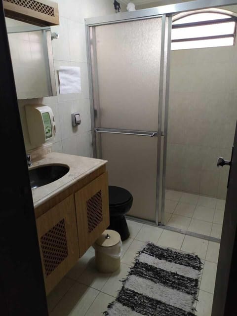 Room, Private Bathroom, City View | Bathroom