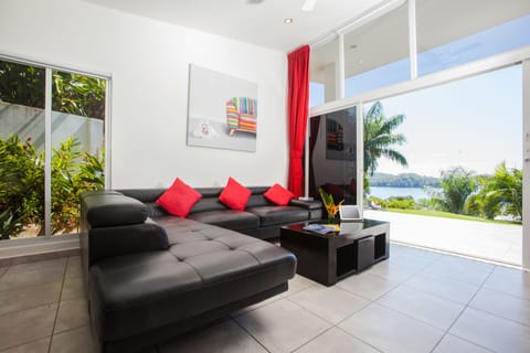 Villa, 2 Bedrooms, Kitchen, Ocean View | Living area | Flat-screen TV