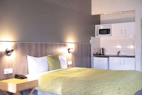 Double Room | Premium bedding, down comforters, Select Comfort beds, desk