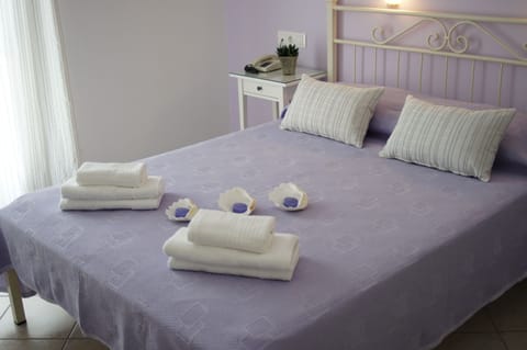 Superior Room | Egyptian cotton sheets, desk, soundproofing, free WiFi