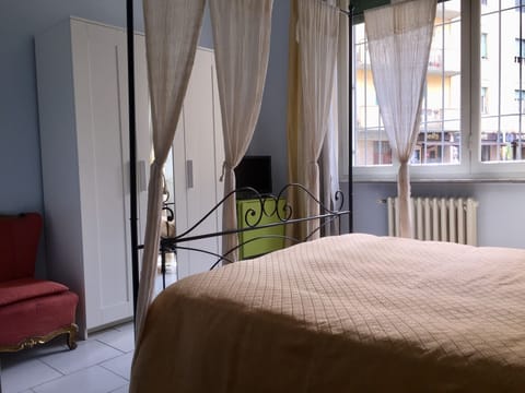 Double Room | Desk, free WiFi, bed sheets