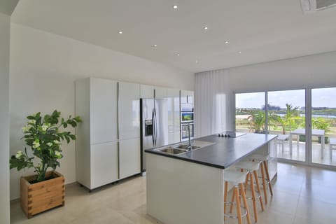 Premier Condo, 3 Bedrooms | Private kitchen | Full-size fridge, microwave, oven, stovetop