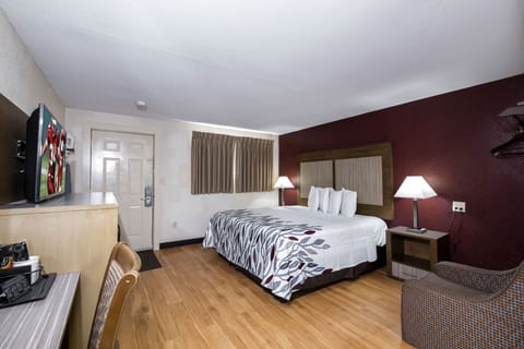 Superior Room, 1 King Bed (Larger Room, Smoke Free) | Desk, blackout drapes, iron/ironing board, free WiFi