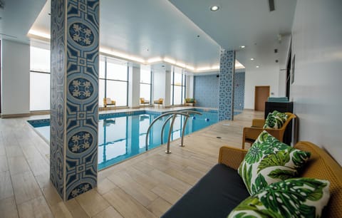 Indoor pool, sun loungers