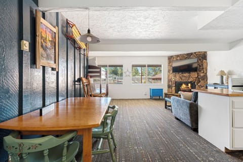 Kodiak Bear | In-room dining