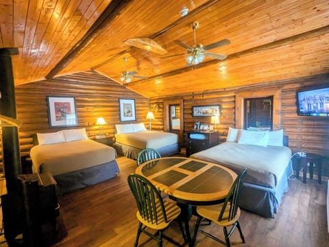 Family Cabin | Premium bedding, pillowtop beds, iron/ironing board, free WiFi