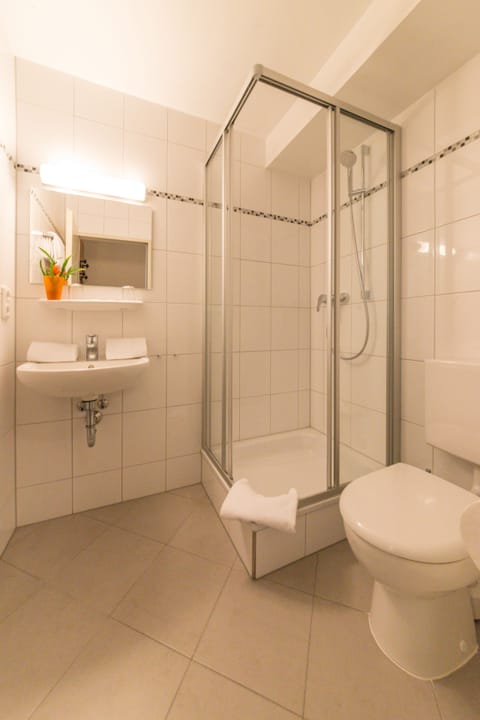 Twin Room (Single Use) | Bathroom | Free toiletries, hair dryer, towels