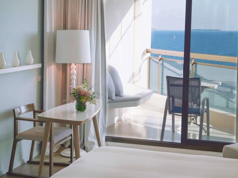 Deluxe Room, 1 King Bed, Terrace, Sea View | Premium bedding, pillowtop beds, in-room safe, desk