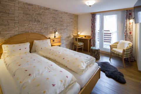 Superior Double Room | Desk, cribs/infant beds, rollaway beds, free WiFi