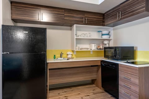 Suite, 1 King Bed, Accessible, Non Smoking (Efficiency) | Desk, iron/ironing board, free WiFi, bed sheets