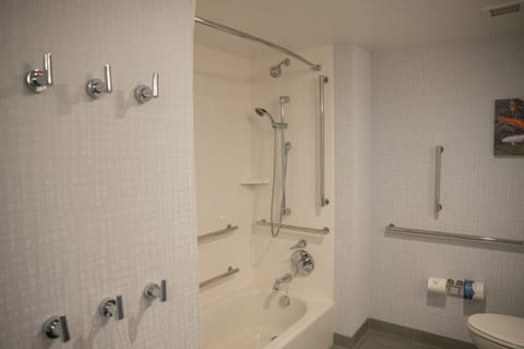 Room, 1 King Bed, Accessible, Bathtub | Bathroom | Towels