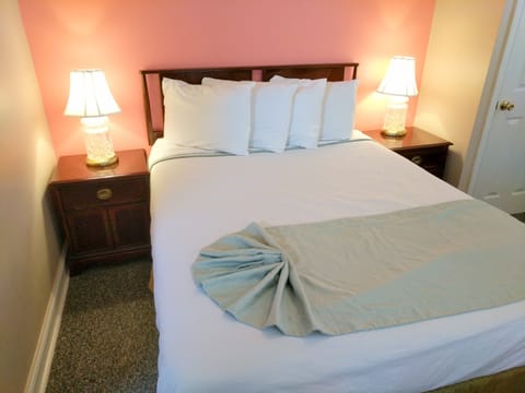 Standard Suite, 1 Bedroom, Refrigerator & Microwave | Iron/ironing board, free WiFi, bed sheets