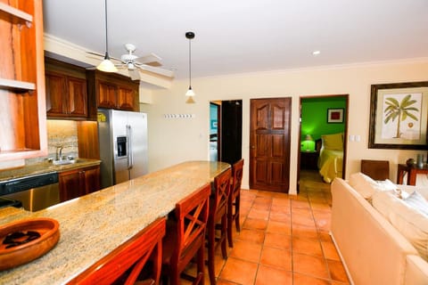 Condo, 3 Bedrooms | Private kitchen | Full-size fridge, microwave, stovetop, dishwasher