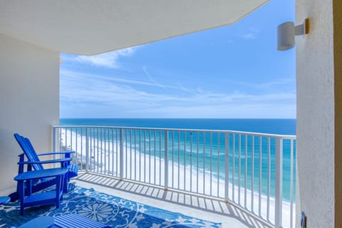 Condo, 2 Bedrooms, Balcony, Ocean View (1402) | Terrace/patio