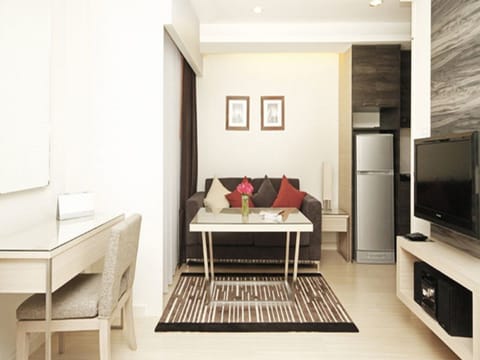 Studio Suite | In-room safe, rollaway beds, free WiFi, bed sheets