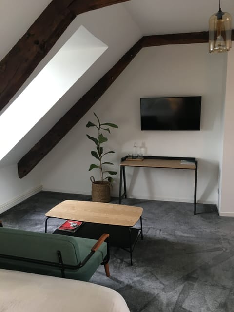 Deluxe Double Room (1) | Individually decorated, desk, laptop workspace, soundproofing