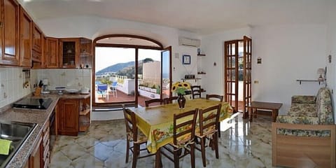 Apartment, 3 Bedrooms, Smoking, Terrace | Dining room