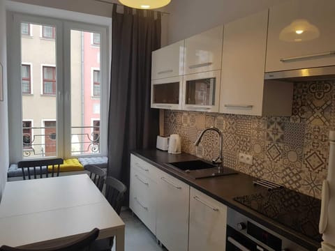 Comfort Apartment, 2 Bedrooms, Balcony | Private kitchen | Fridge, oven, stovetop, dishwasher