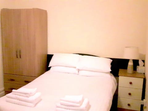 Twin Room, Shared Bathroom | Free WiFi