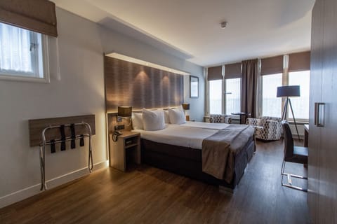 Junior Twin Room | Egyptian cotton sheets, premium bedding, minibar, in-room safe