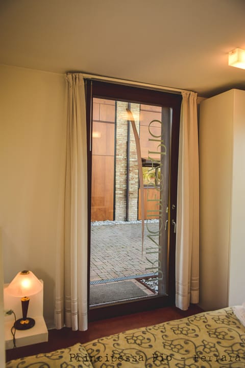 Camera Accessibile | Hypo-allergenic bedding, down comforters, cribs/infant beds, free WiFi