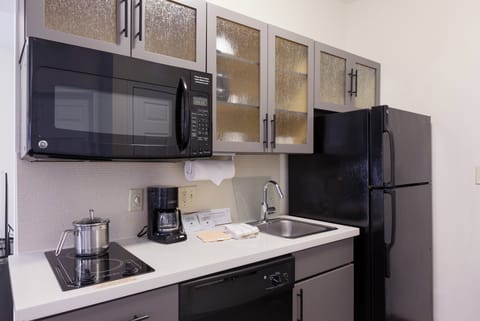 Pillowtop beds, desk, laptop workspace, blackout drapes