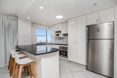 Standard Apartment, 2 Bedrooms, Ocean View | Private kitchen | Full-size fridge, microwave, oven, stovetop