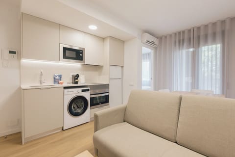 32-inch flat-screen TV with digital channels, TV