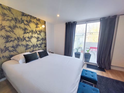 Deluxe Double Room | Individually decorated, individually furnished, desk, free WiFi