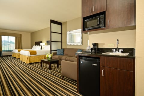 Suite, Multiple Beds (Additional Living Area) | In-room safe, individually decorated, individually furnished, desk