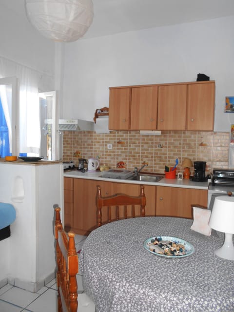 Apartment, 1 Bedroom, Balcony, Garden View | Interior