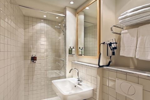 Bijou Suite | Bathroom | Shower, rainfall showerhead, designer toiletries, hair dryer