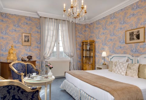 Deluxe Double Room | Premium bedding, minibar, in-room safe, individually decorated