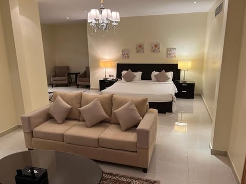 5 Bedrooms Villa | Egyptian cotton sheets, premium bedding, down comforters, minibar