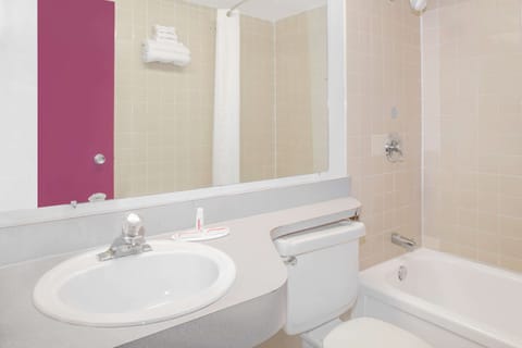 Combined shower/tub, eco-friendly toiletries, hair dryer, towels