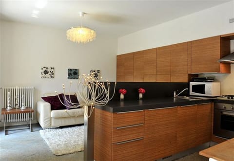 Family Apartment, 2 Bedrooms (Lenno Centrale) | Private kitchen | Microwave, oven, stovetop, dishwasher