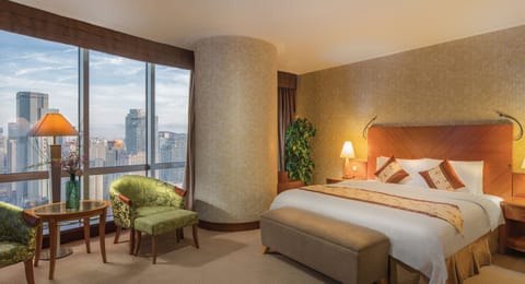 Junior Suite | Premium bedding, down comforters, pillowtop beds, in-room safe