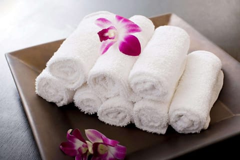 Body treatments, hydrotherapy, aromatherapy, Thai massages, body wraps