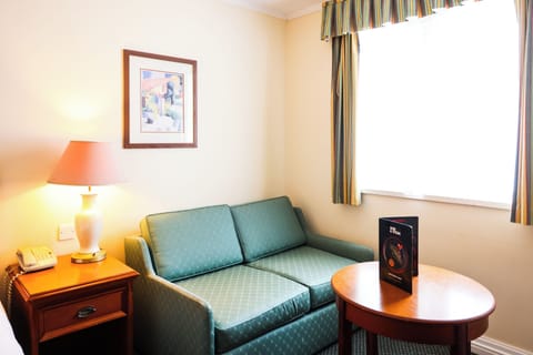 Executive Double Room, 1 Double Bed | Hypo-allergenic bedding, in-room safe, desk, iron/ironing board