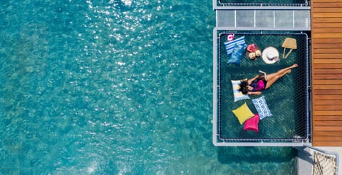 7 outdoor pools, pool umbrellas, sun loungers