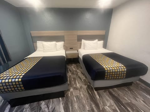 Deluxe Double Room | Desk, soundproofing, bed sheets