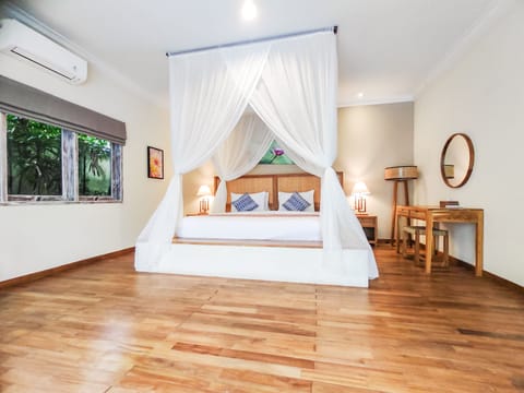 Premier Villa, 2 Bedrooms, Accessible, Pool View | Egyptian cotton sheets, premium bedding, down comforters, pillowtop beds