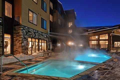 Outdoor pool, open 10:00 AM to 10:00 PM, sun loungers