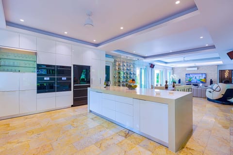 Exclusive Villa | Private kitchen | Fridge, microwave, oven, stovetop