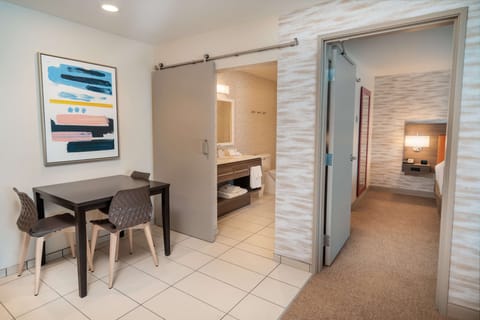 Suite, 1 Bedroom, Non Smoking | Free WiFi, bed sheets