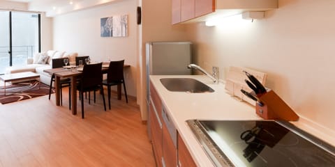 Premium 1 Bedroom (1 Double Bed or 2 Single Bed) | Private kitchen | Fridge, microwave, stovetop, dishwasher