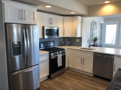 Premium Apartment | Private kitchen | Mini-fridge, freezer