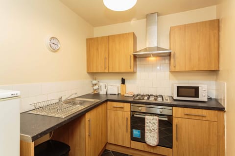 Apartment, Private Bathroom (Pear Suite) | Shared kitchen